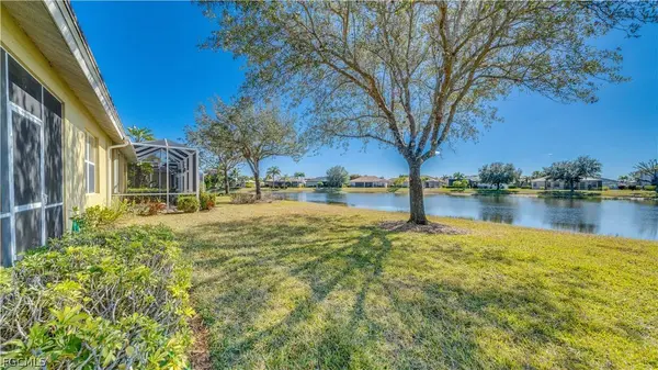 4725 Fairloop RUN, Lehigh Acres, FL 33973