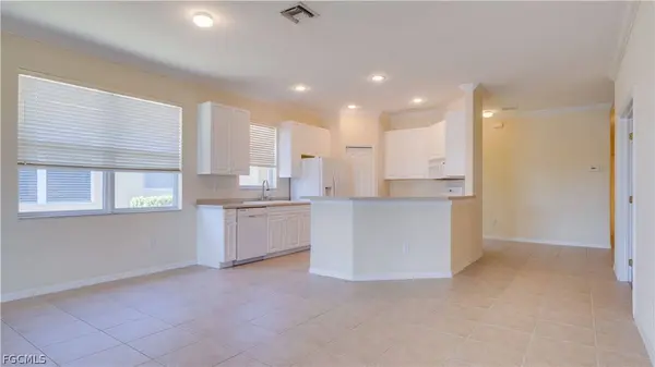 4725 Fairloop RUN, Lehigh Acres, FL 33973
