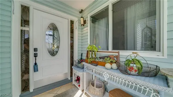 5671 Longleaf DR, North Fort Myers, FL 33917