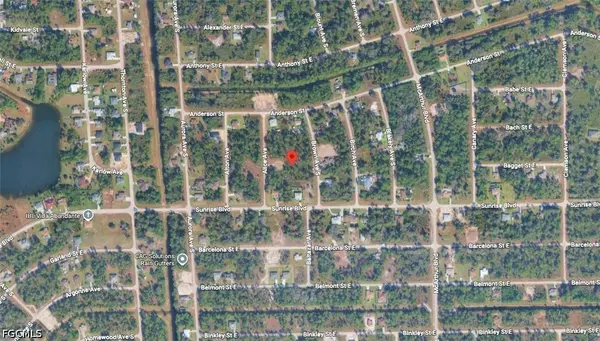 927 Alice CT, Lehigh Acres, FL 33974