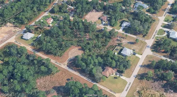 927 Alice CT, Lehigh Acres, FL 33974