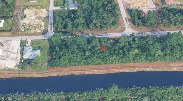 1142 Cumming ST E, Lehigh Acres, FL 33974