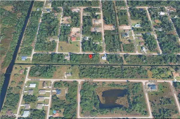 718 Ashland ST E, Lehigh Acres, FL 33974