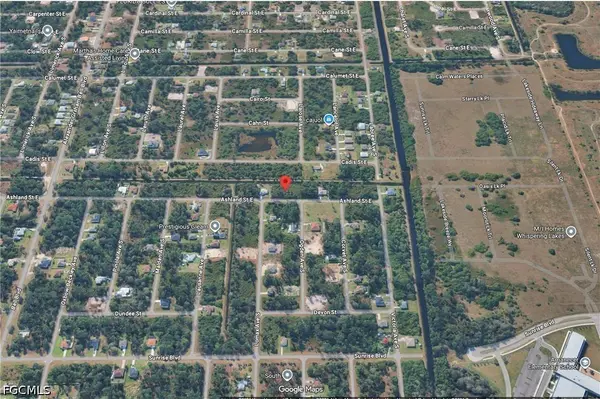 718 Ashland ST E, Lehigh Acres, FL 33974