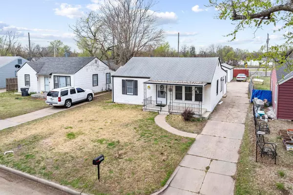 2027 S Greenwood Ave, Wichita, KS 67211