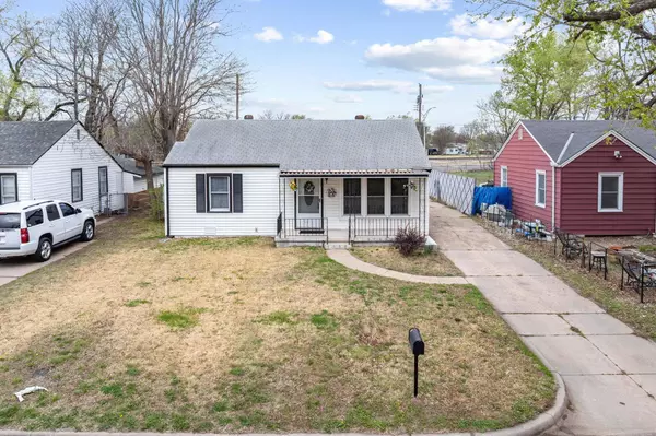 2027 S Greenwood Ave, Wichita, KS 67211