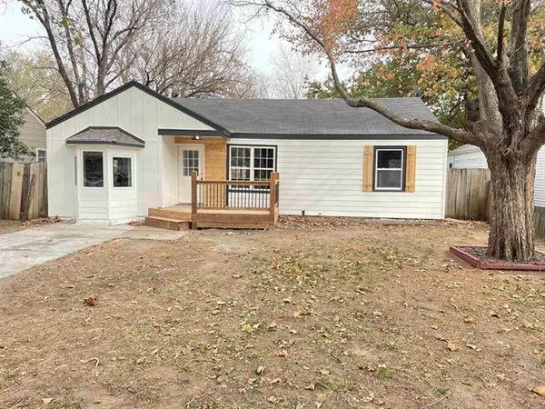 2050 S Grove St, Wichita, KS 67211