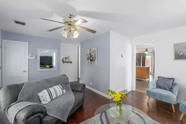 2027 S Greenwood Ave, Wichita, KS 67211