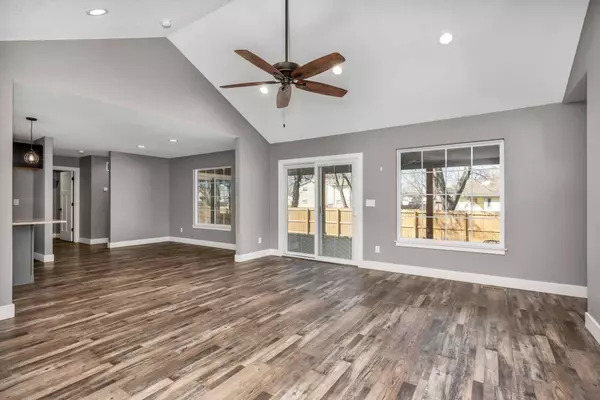 1101 N Washington St, Belle Plaine, KS 67013