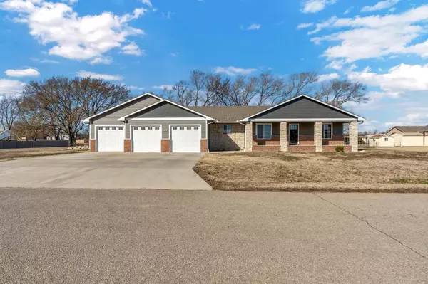 1101 N Washington St, Belle Plaine, KS 67013