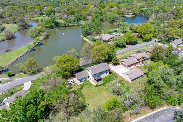 626 S Hidden Valley Dr, Wichita, KS 67209