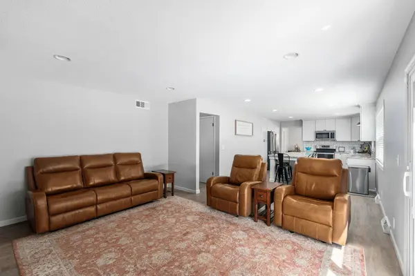 626 S Hidden Valley Dr, Wichita, KS 67209