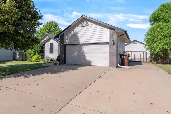 109 S Strode Ave, Rose Hill, KS 67133