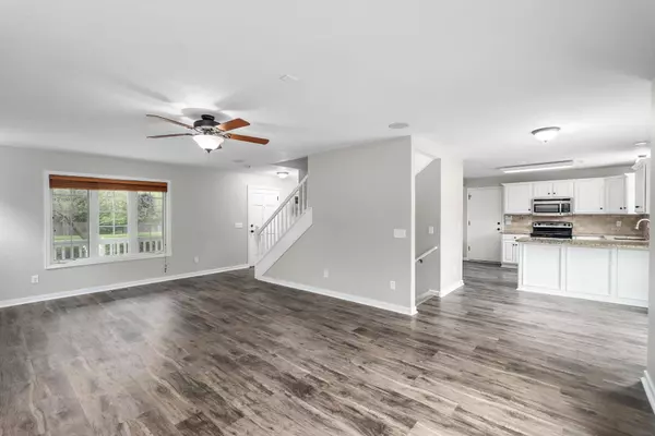 1911 N Pineview Dr, Andover, KS 67002