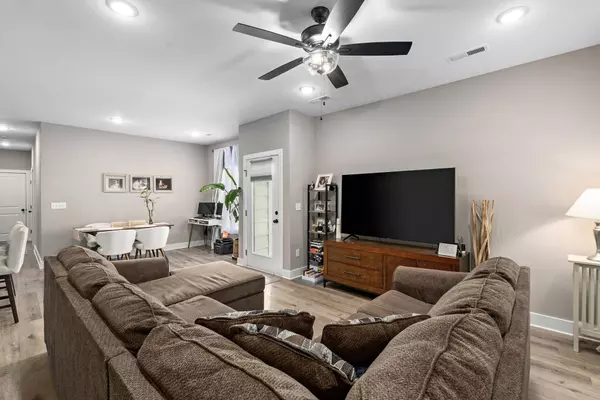 4532 N Sandplum St, Wichita, KS 67205