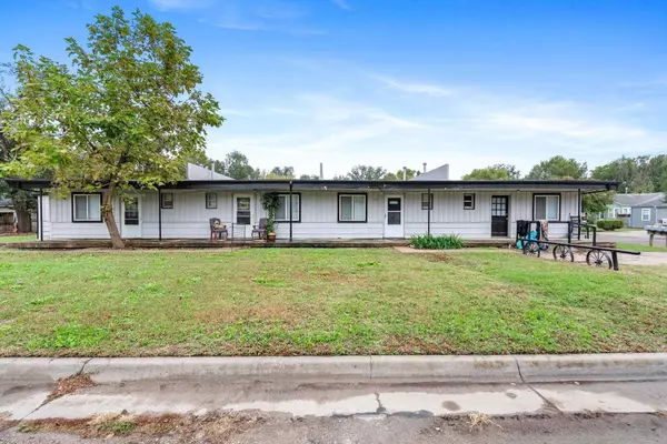 121-127 W 31st St N, Wichita, KS 67204