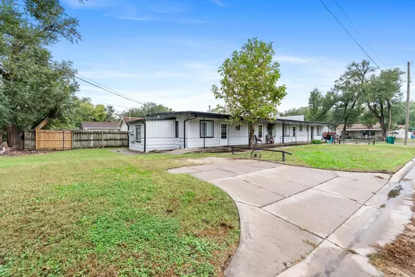 121-127 W 31st St N, Wichita, KS 67204