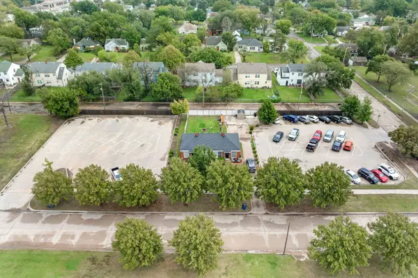 414-416 N Bleckley Dr, Wichita, KS 67208