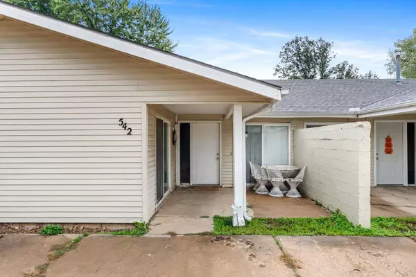 542-544 S Paula Ave, Wichita, KS 67209