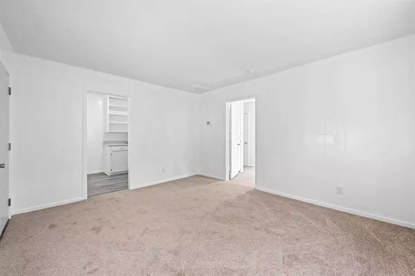 804-806 S Terrace Dr, Wichita, KS 67218