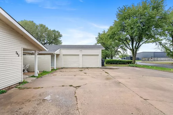 542-544 S Paula Ave, Wichita, KS 67209