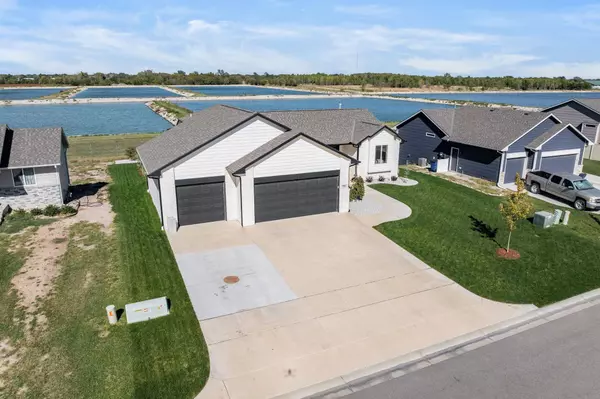 780 E Sunset Cir, Goddard, KS 67052