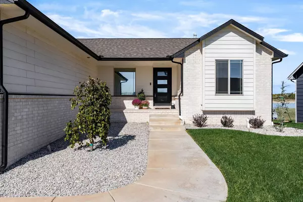 780 E Sunset Cir, Goddard, KS 67052