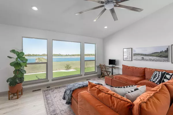 780 E Sunset Cir, Goddard, KS 67052