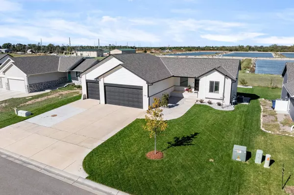 780 E Sunset Cir, Goddard, KS 67052