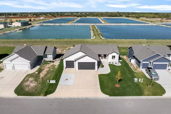 780 E Sunset Cir, Goddard, KS 67052