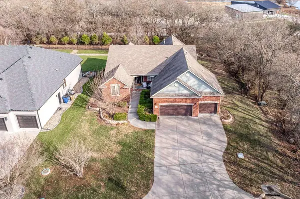 1748 S Cascade Pt, Andover, KS 67002