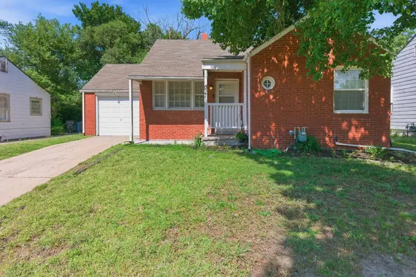 627 N Glendale St, Wichita, KS 67208