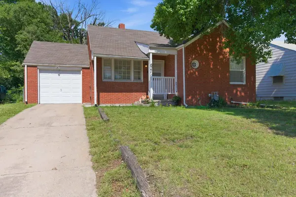 627 N Glendale St, Wichita, KS 67208