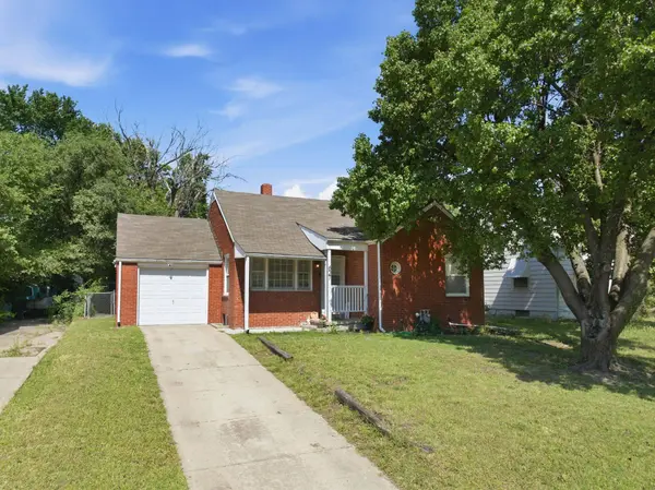 627 N Glendale St, Wichita, KS 67208