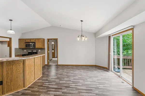 906 E Splitwood Way, Derby, KS 67037
