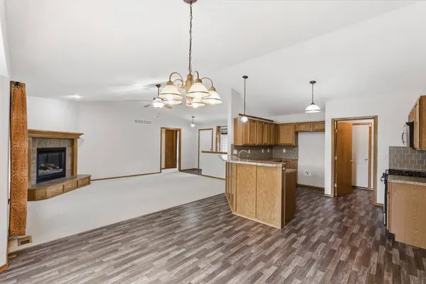 906 E Splitwood Way, Derby, KS 67037