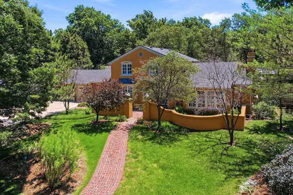 16 S Lakeside Blvd, Wichita, KS 67207