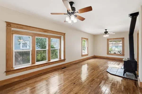 118 Harrison, Newton, KS 67114