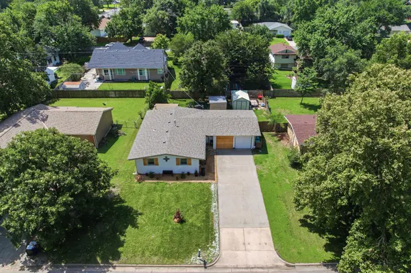 8421 W 9TH ST N, Wichita, KS 67212