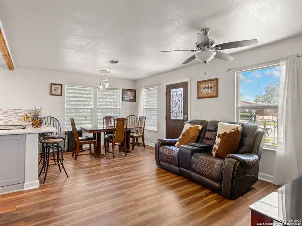 505 Avenue E, Poteet, TX 78065