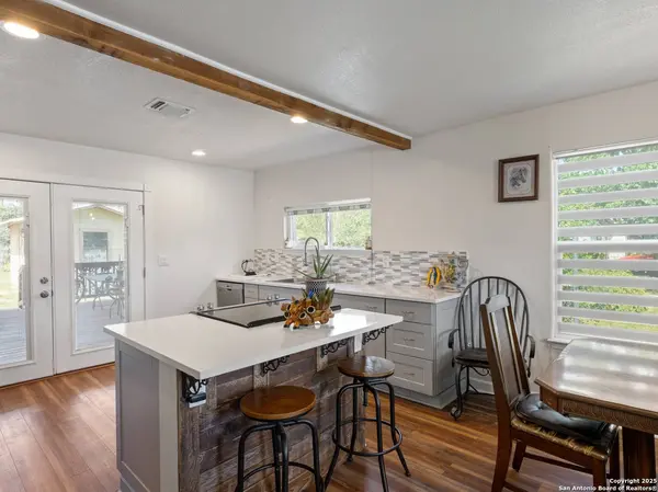 505 Avenue E, Poteet, TX 78065