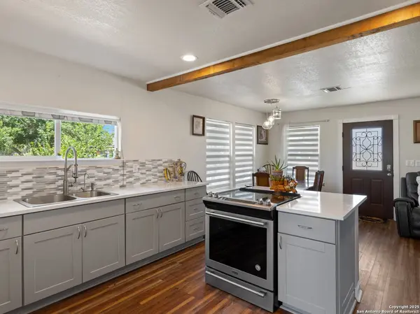 505 Avenue E, Poteet, TX 78065