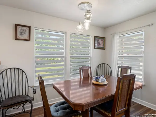 505 Avenue E, Poteet, TX 78065