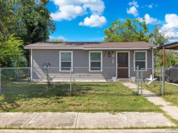 505 Avenue E, Poteet, TX 78065