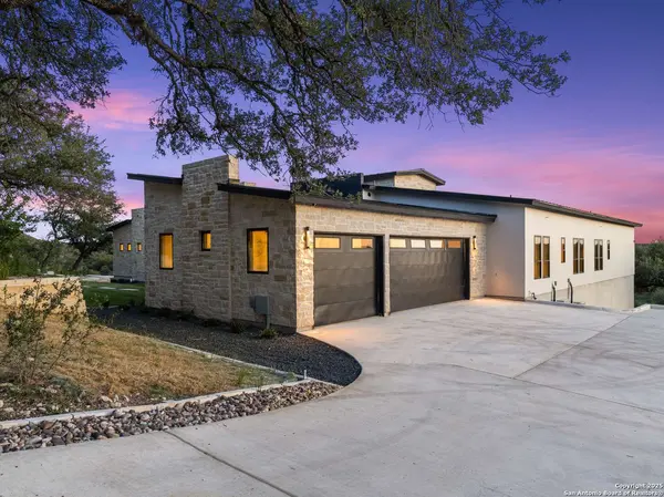 2018 ParadisePkwy, Canyon Lake, TX 78133