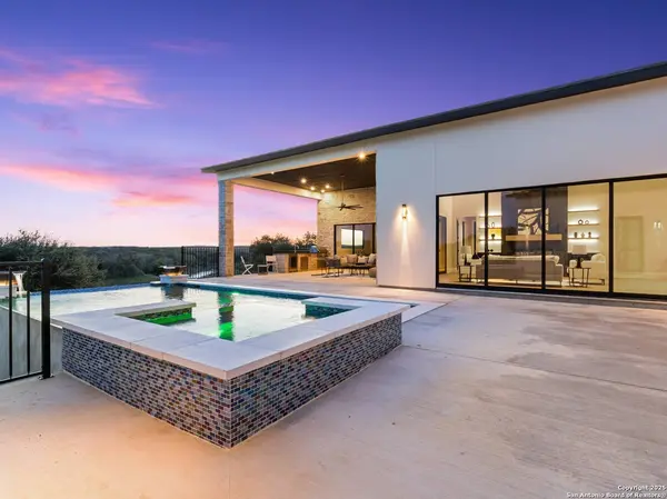 2018 ParadisePkwy, Canyon Lake, TX 78133