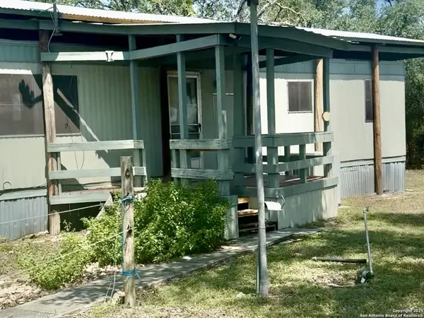 1584 Hidden Fawn, Canyon Lake, TX 78133