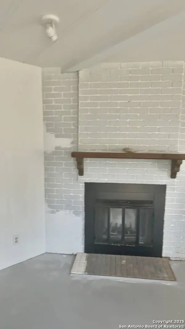 1584 Hidden Fawn, Canyon Lake, TX 78133