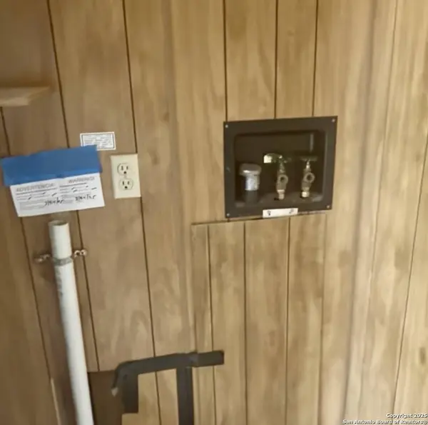 1584 Hidden Fawn, Canyon Lake, TX 78133