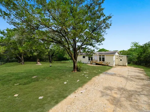 733 LINE CAMP LOOP, Spring Branch, TX 78070